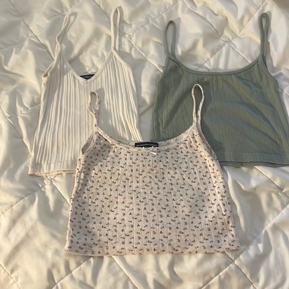 Brandy Melville tank top bundle